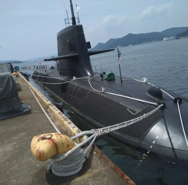佐世保市議会防衛議員連盟の潜水艦見学会 | 黒川ひであき